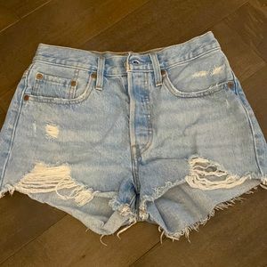 Levi denim shorts. Like new size 26